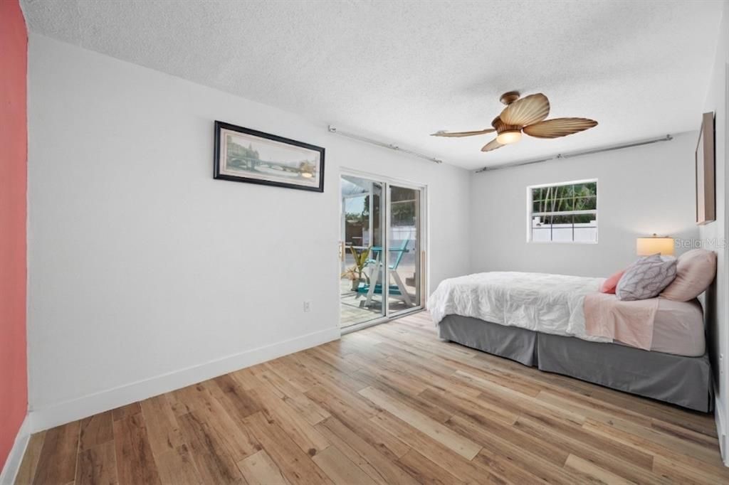 For Sale: $599,900 (3 beds, 2 baths, 1498 Square Feet)