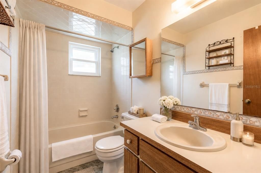 En Venta: $275,000 (2 camas, 2 baños, 1444 Pies cuadrados)