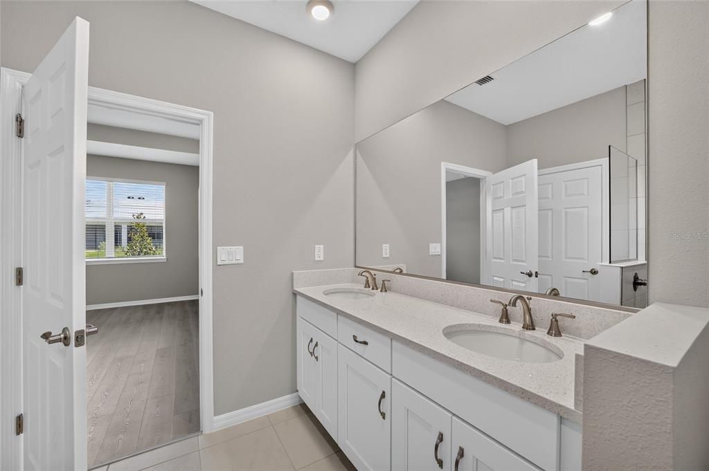 Active With Contract: $405,760 (2 beds, 2 baths, 1767 Square Feet)