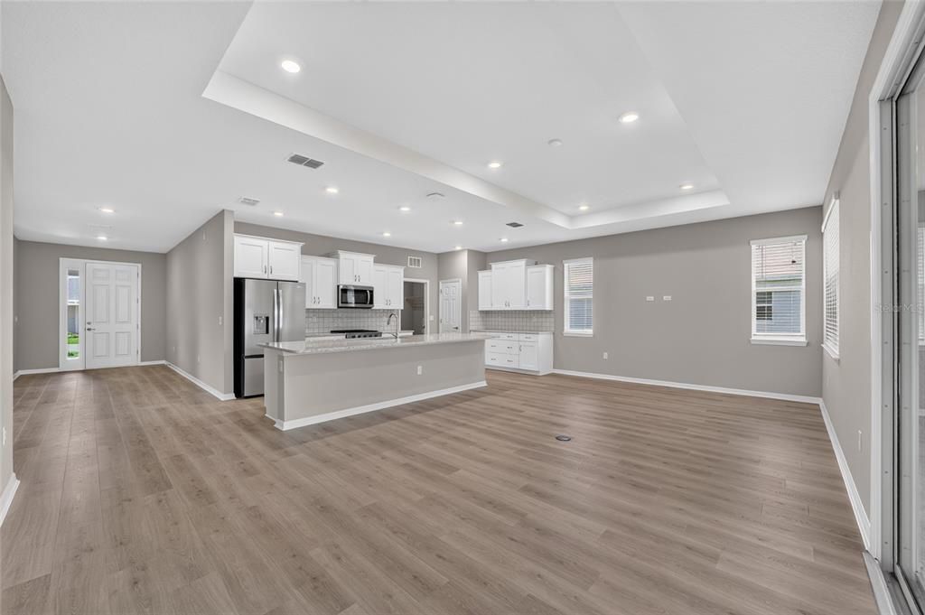 Active With Contract: $405,760 (2 beds, 2 baths, 1767 Square Feet)