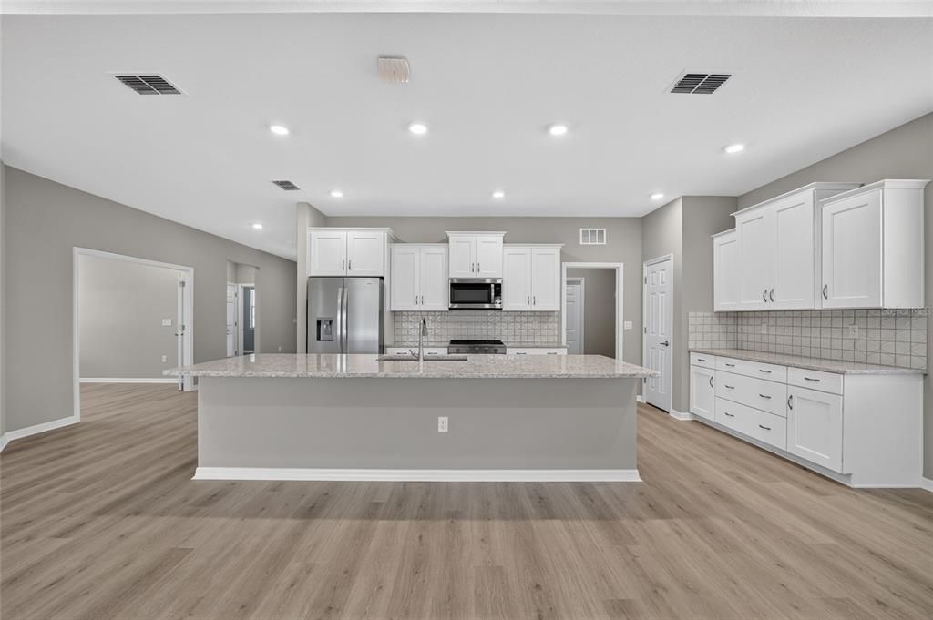 Active With Contract: $405,760 (2 beds, 2 baths, 1767 Square Feet)