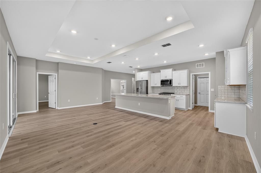 Active With Contract: $405,760 (2 beds, 2 baths, 1767 Square Feet)