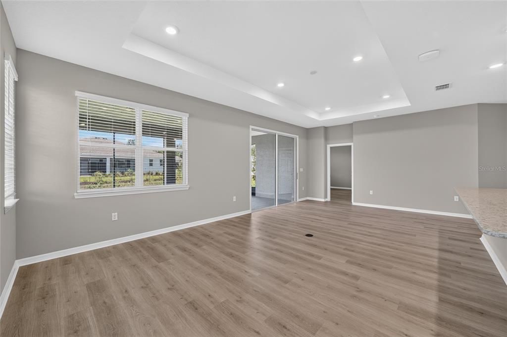 Active With Contract: $405,760 (2 beds, 2 baths, 1767 Square Feet)