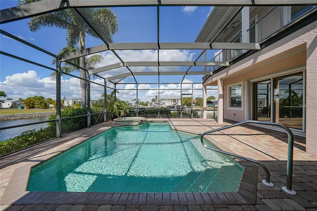 En Venta: $1,100,000 (4 camas, 3 baños, 4113 Pies cuadrados)