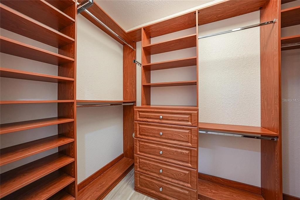 En Venta: $1,100,000 (4 camas, 3 baños, 4113 Pies cuadrados)