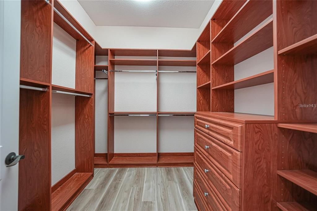 En Venta: $1,100,000 (4 camas, 3 baños, 4113 Pies cuadrados)