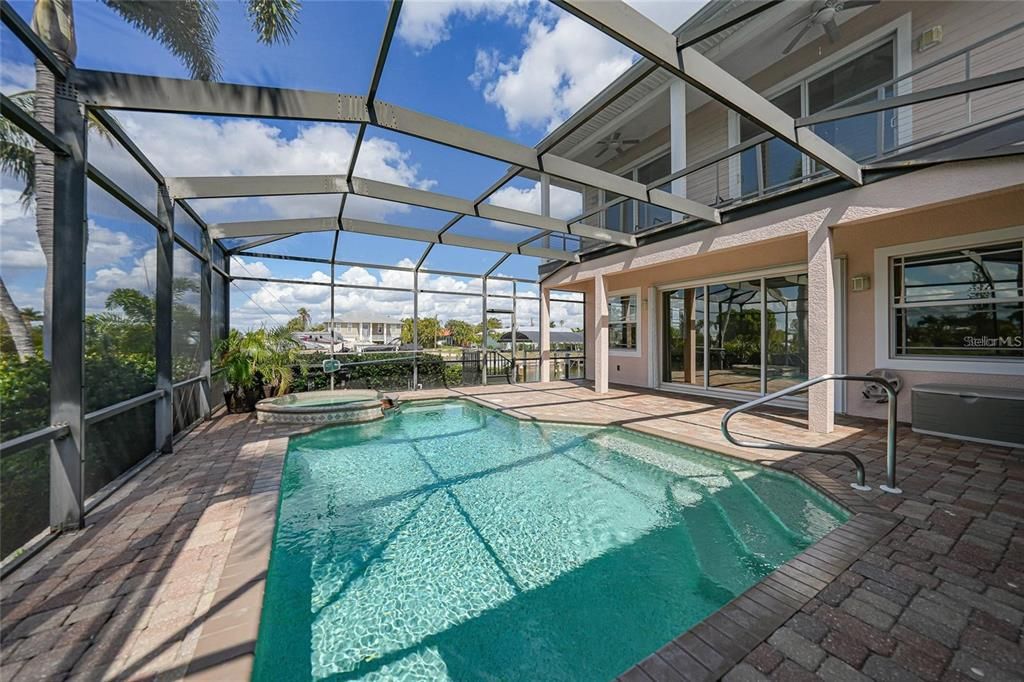 En Venta: $1,100,000 (4 camas, 3 baños, 4113 Pies cuadrados)
