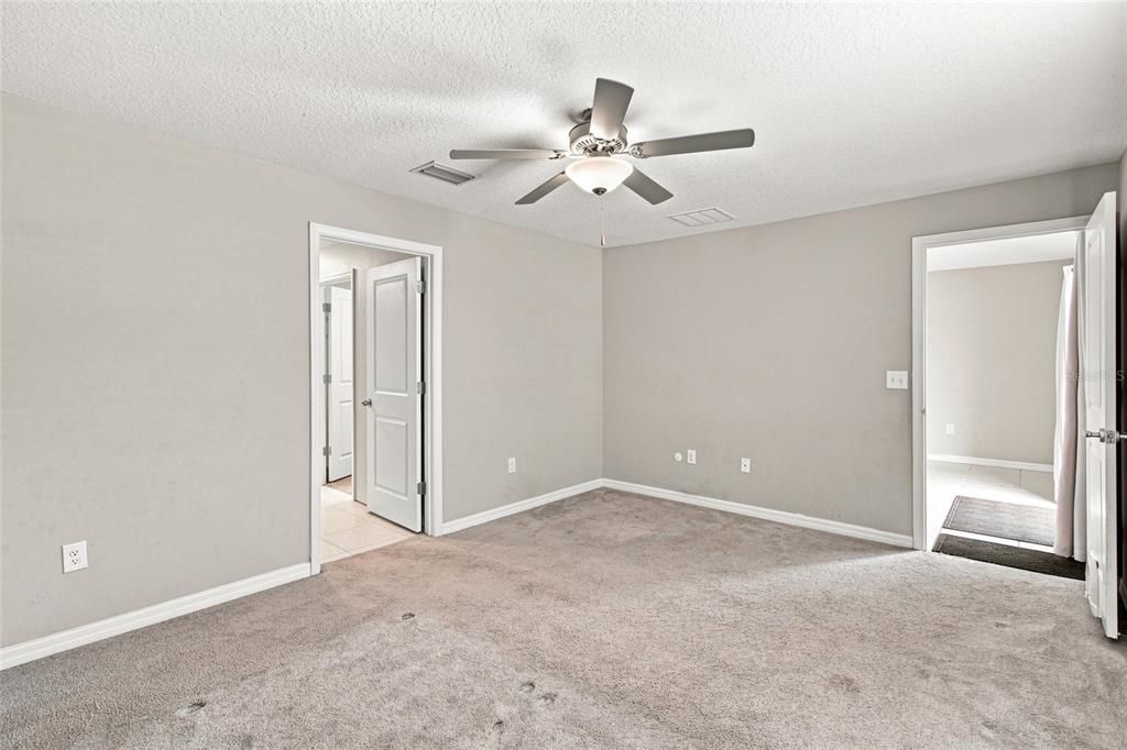 For Sale: $325,000 (3 beds, 2 baths, 1432 Square Feet)