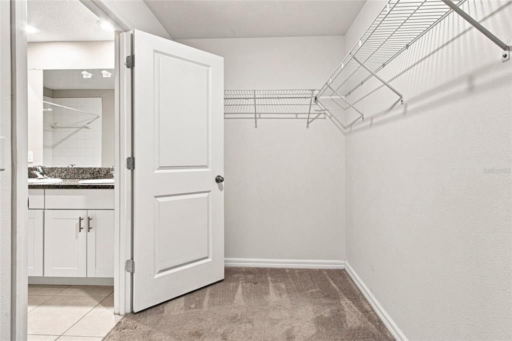 For Sale: $325,000 (3 beds, 2 baths, 1432 Square Feet)