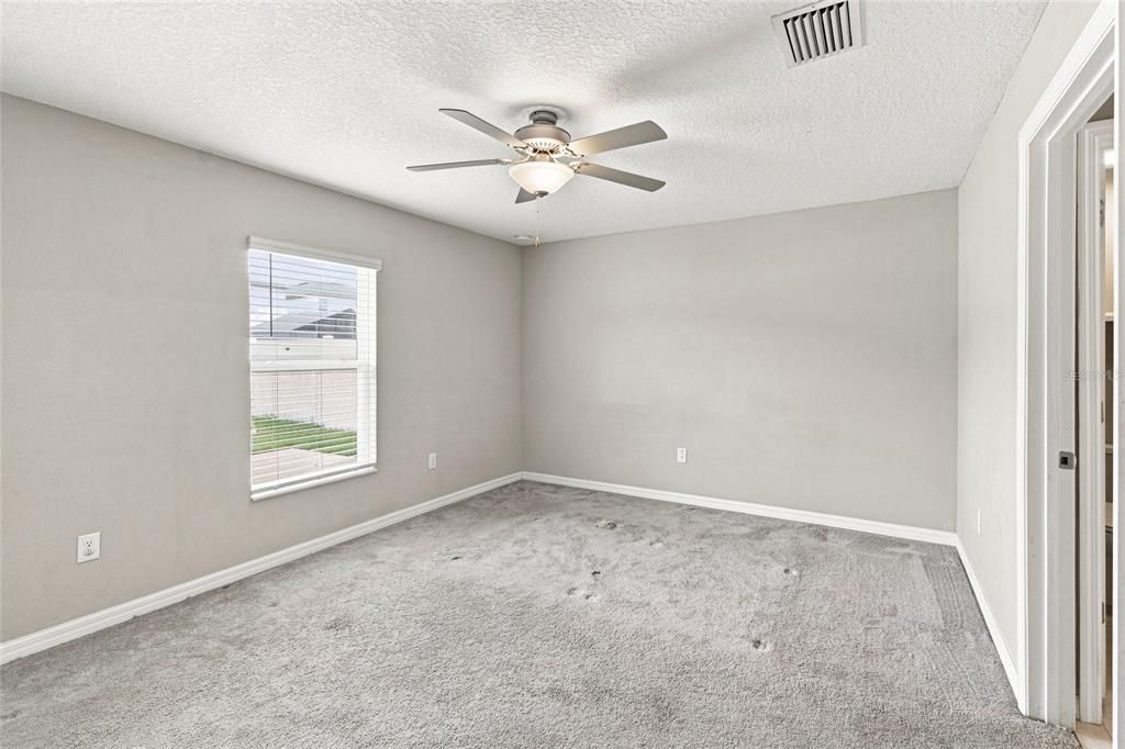 For Sale: $325,000 (3 beds, 2 baths, 1432 Square Feet)