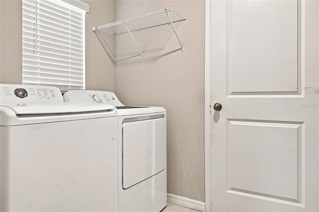 For Sale: $325,000 (3 beds, 2 baths, 1432 Square Feet)