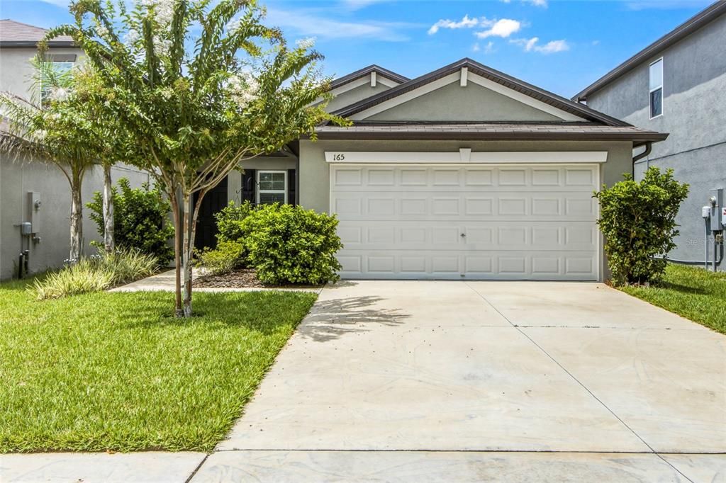 For Sale: $325,000 (3 beds, 2 baths, 1432 Square Feet)