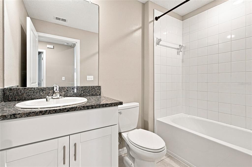 For Sale: $325,000 (3 beds, 2 baths, 1432 Square Feet)