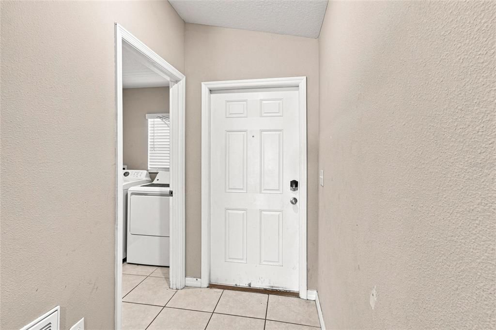For Sale: $325,000 (3 beds, 2 baths, 1432 Square Feet)