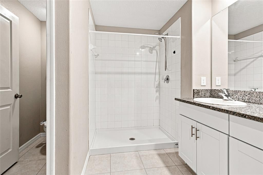 For Sale: $325,000 (3 beds, 2 baths, 1432 Square Feet)