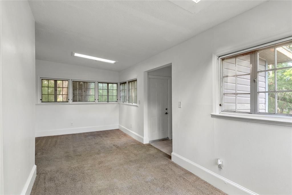 En Venta: $499,900 (4 camas, 3 baños, 2391 Pies cuadrados)