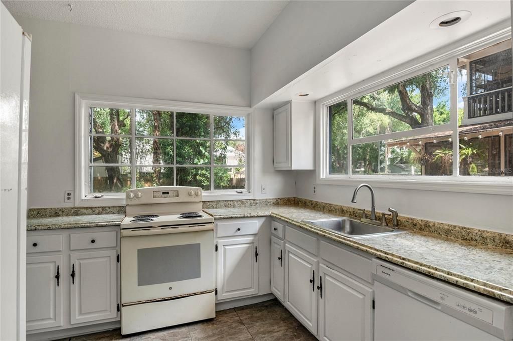 En Venta: $499,900 (4 camas, 3 baños, 2391 Pies cuadrados)