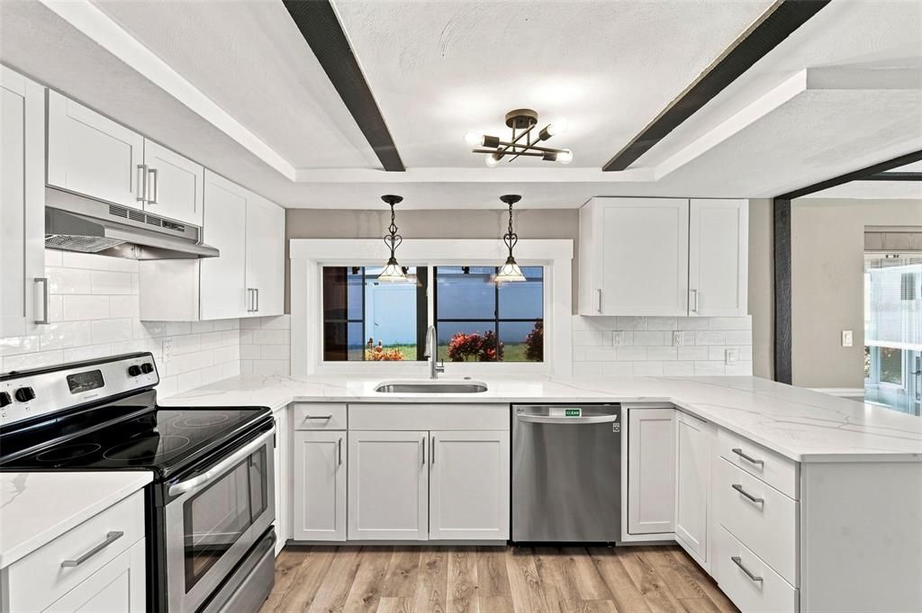 На продажу: $255,000 (2 спален, 2 ванн, 1517 Квадратных фут)