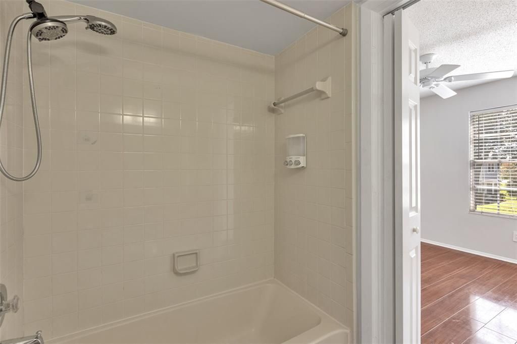 En Venta: $279,000 (2 camas, 2 baños, 1286 Pies cuadrados)