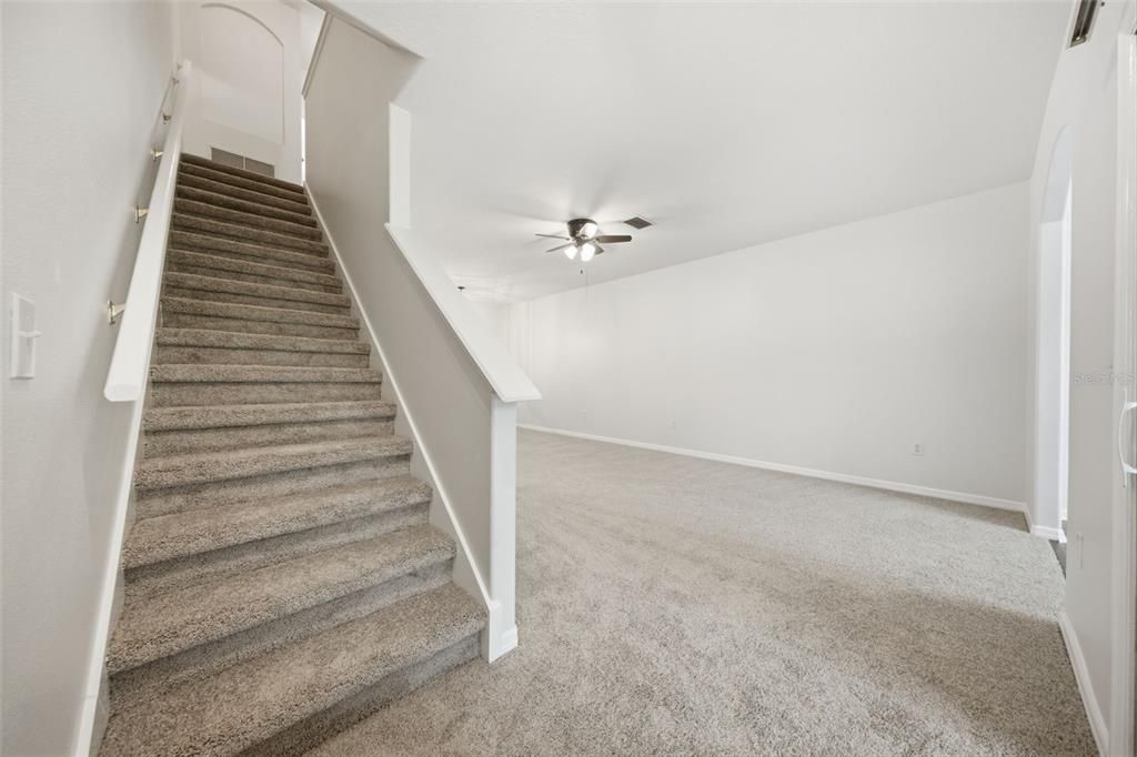 Activo con contrato: $225,000 (2 camas, 2 baños, 1696 Pies cuadrados)