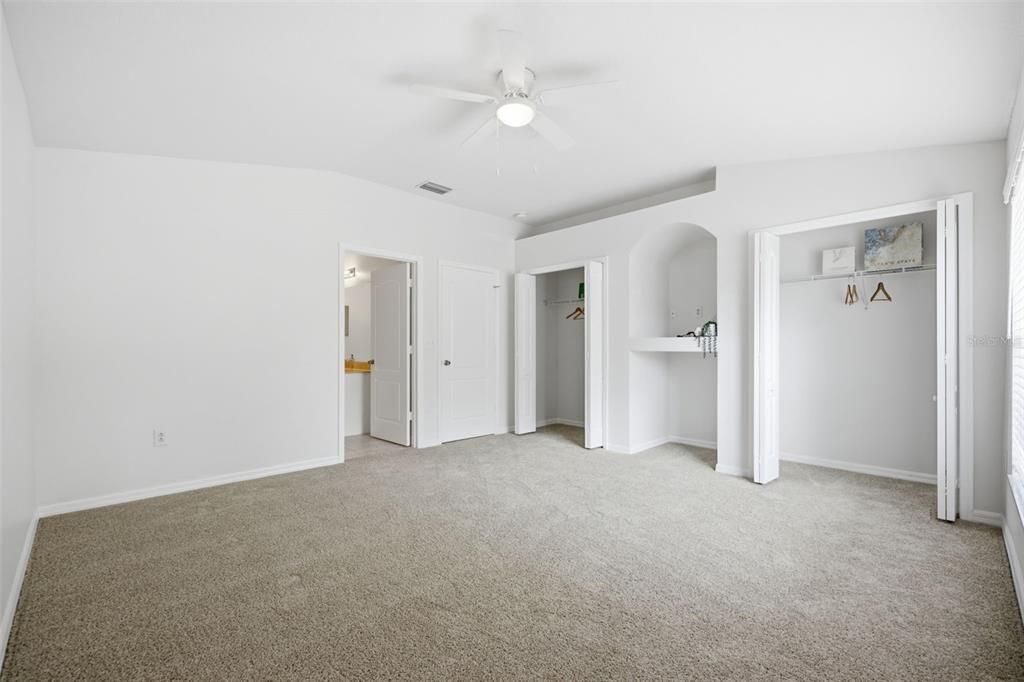 Activo con contrato: $225,000 (2 camas, 2 baños, 1696 Pies cuadrados)