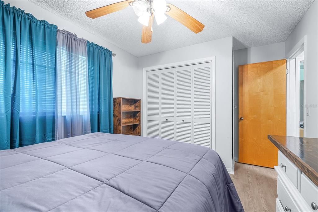 For Sale: $219,999 (2 beds, 2 baths, 980 Square Feet)