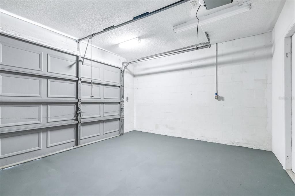For Sale: $219,999 (2 beds, 2 baths, 980 Square Feet)