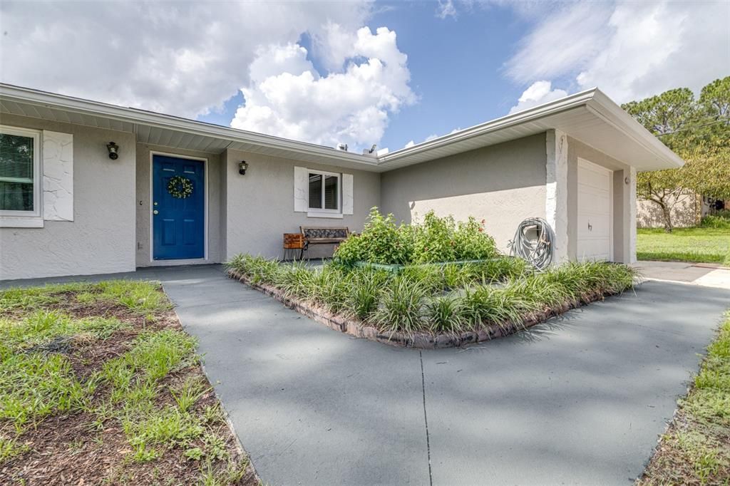 For Sale: $219,999 (2 beds, 2 baths, 980 Square Feet)