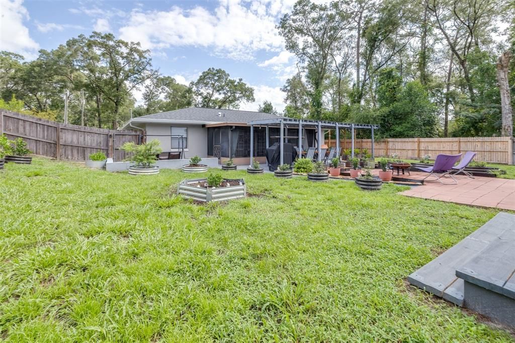 For Sale: $219,999 (2 beds, 2 baths, 980 Square Feet)