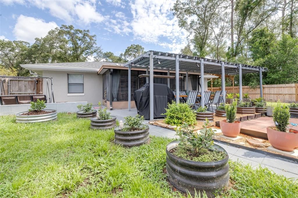For Sale: $219,999 (2 beds, 2 baths, 980 Square Feet)