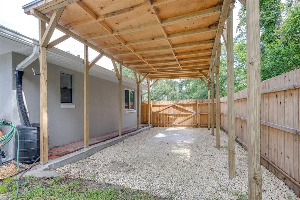 For Sale: $219,999 (2 beds, 2 baths, 980 Square Feet)