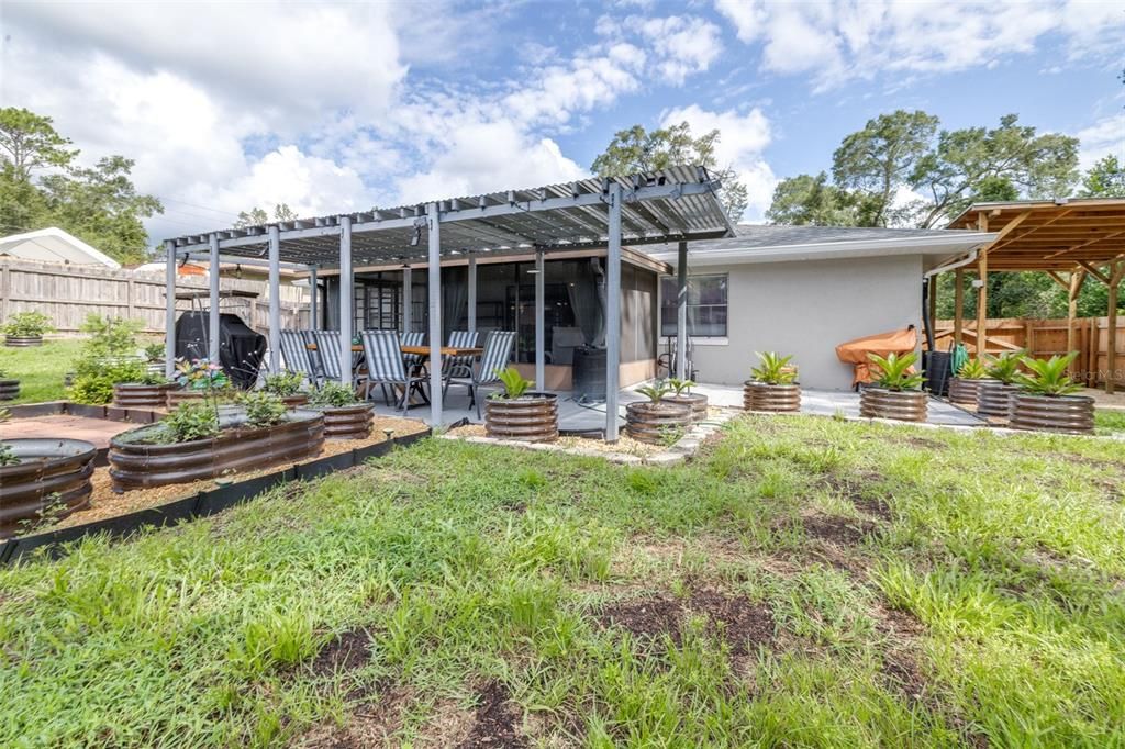 For Sale: $219,999 (2 beds, 2 baths, 980 Square Feet)