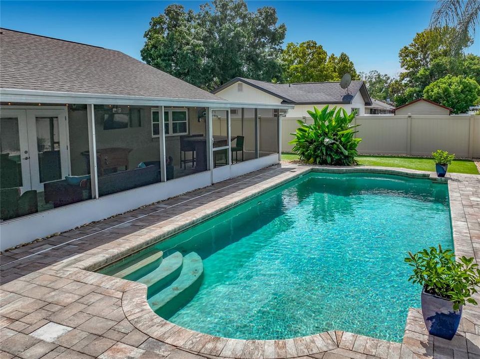 For Sale: $435,000 (4 beds, 2 baths, 1495 Square Feet)