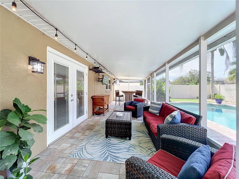 For Sale: $435,000 (4 beds, 2 baths, 1495 Square Feet)