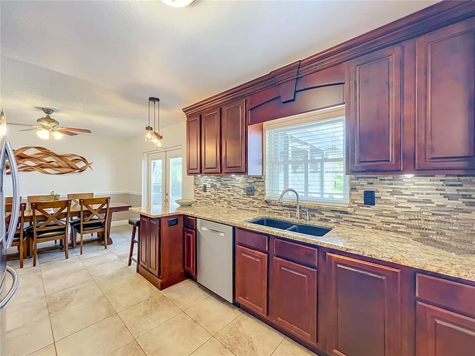 For Sale: $435,000 (4 beds, 2 baths, 1495 Square Feet)