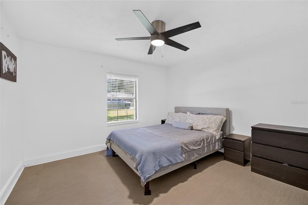 For Sale: $399,000 (3 beds, 2 baths, 1869 Square Feet)