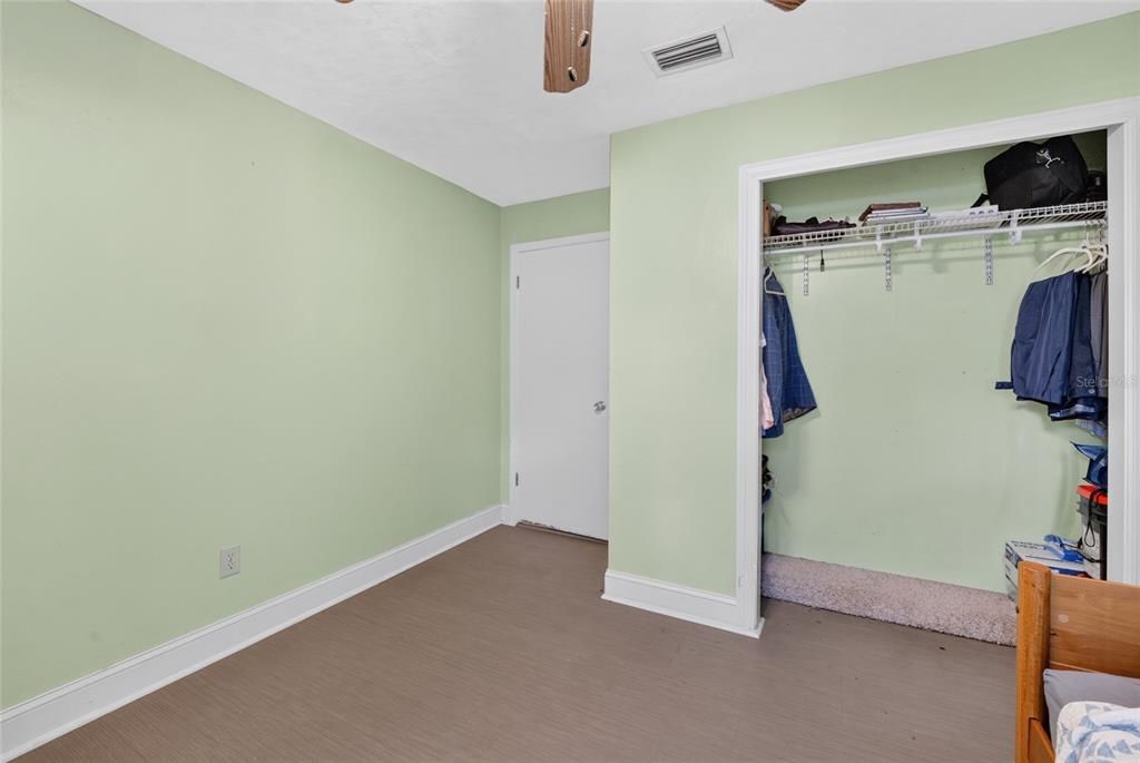 For Sale: $399,000 (3 beds, 2 baths, 1869 Square Feet)