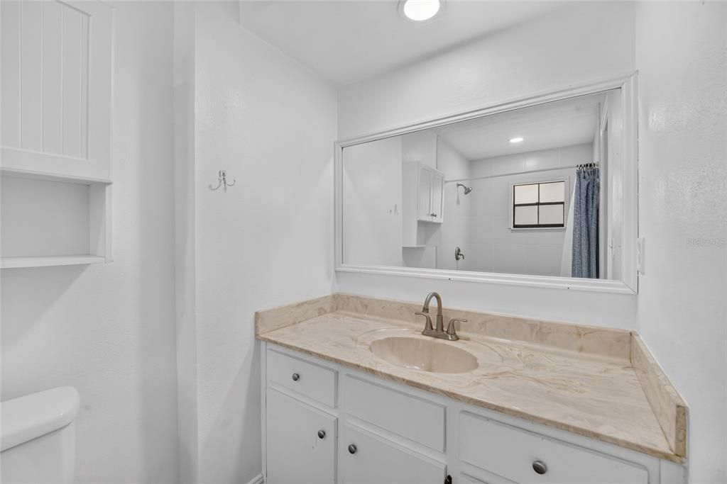 For Sale: $399,000 (3 beds, 2 baths, 1869 Square Feet)