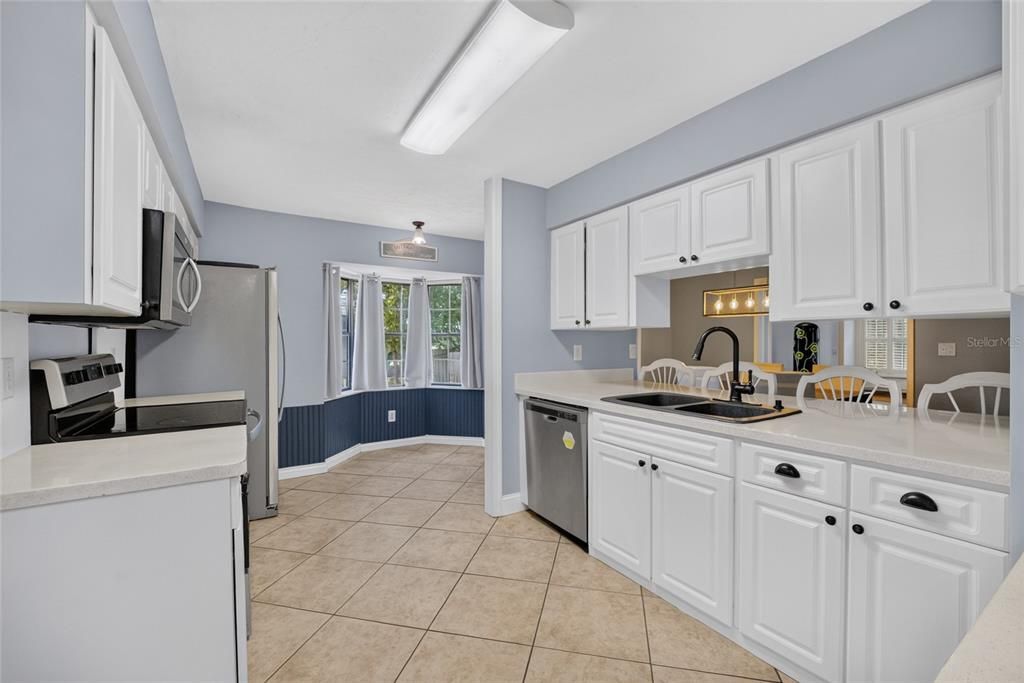 For Sale: $399,000 (3 beds, 2 baths, 1869 Square Feet)