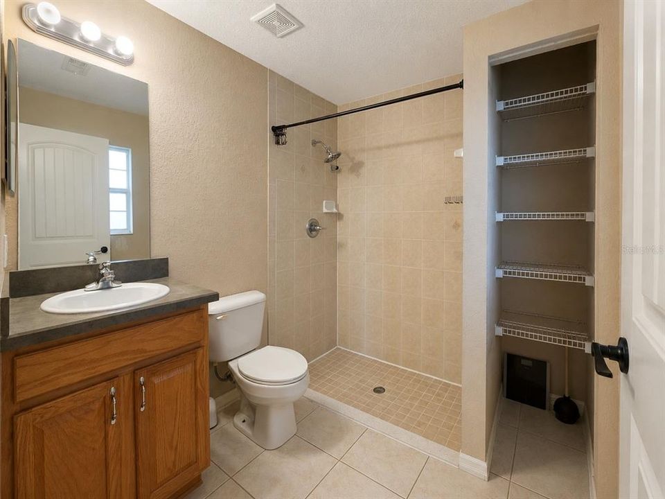 待售: $220,000 (3 贝兹, 2 浴室, 1260 平方英尺)