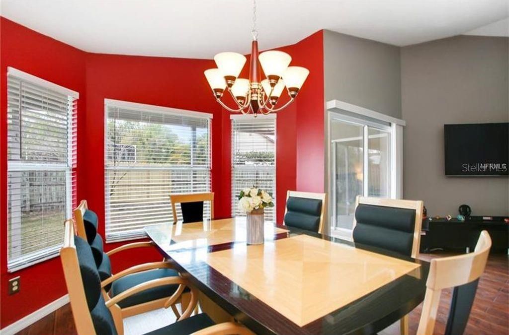 For Rent: $2,295 (3 beds, 2 baths, 1695 Square Feet)