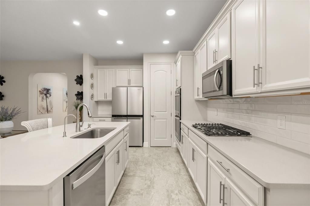 En Venta: $660,000 (3 camas, 2 baños, 2123 Pies cuadrados)