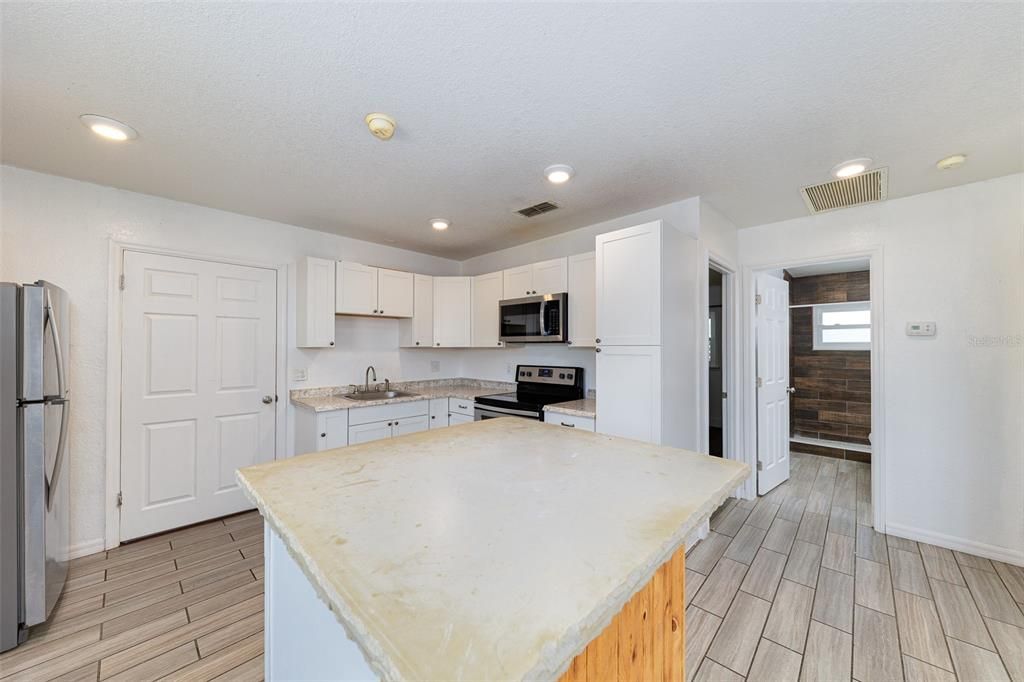 En Renta: $1,550 (3 camas, 1 baños, 1176 Pies cuadrados)