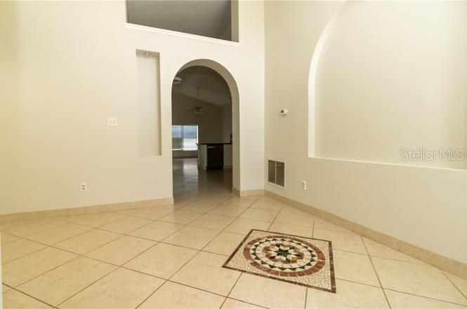 For Rent: $2,300 (3 beds, 2 baths, 1642 Square Feet)
