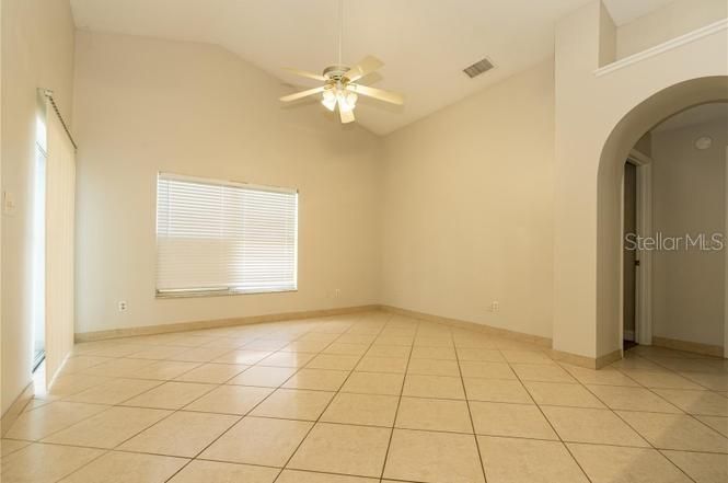 For Rent: $2,300 (3 beds, 2 baths, 1642 Square Feet)