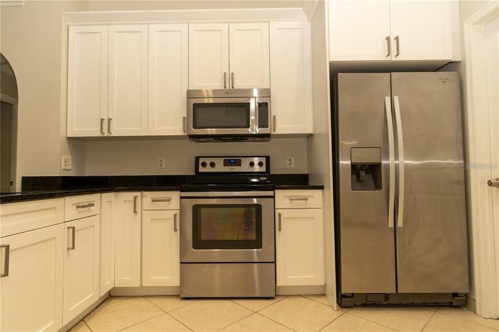 For Rent: $2,300 (3 beds, 2 baths, 1642 Square Feet)
