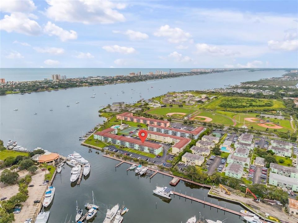 For Sale: $210,000 (2 beds, 2 baths, 1025 Square Feet)