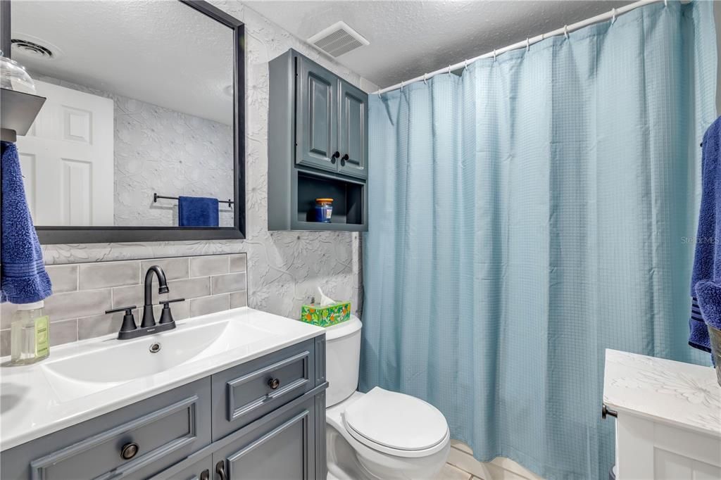 For Sale: $210,000 (2 beds, 2 baths, 1025 Square Feet)