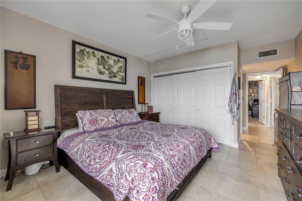 For Sale: $210,000 (2 beds, 2 baths, 1025 Square Feet)