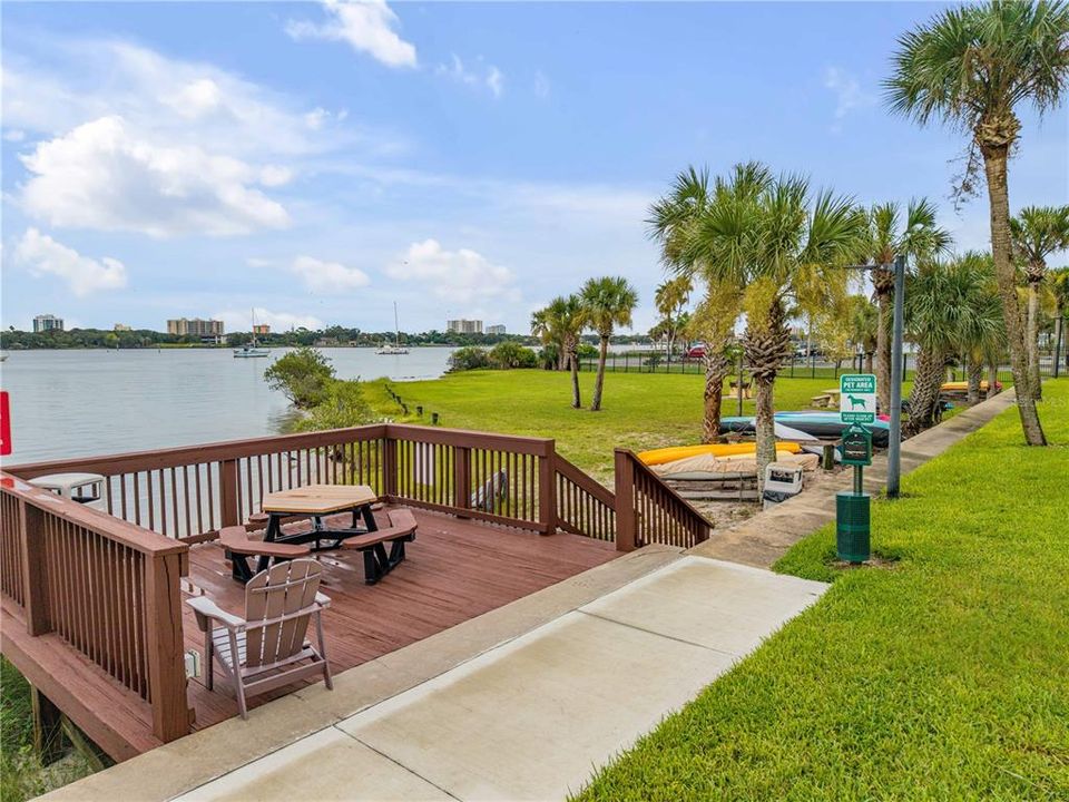 For Sale: $210,000 (2 beds, 2 baths, 1025 Square Feet)